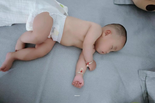 长兴孕妇肚子一跳一跳