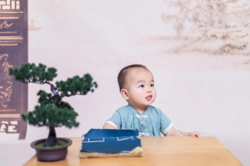 长兴宝宝半夜吐了怎么回事 长兴宝宝半夜吐了怎么回事